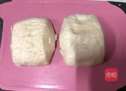 Golden steamed buns Illustration of how to do it 1