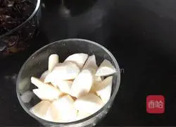 Illustration of how to make black fungus and yam spine soup 9