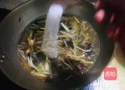 Hot and sour shredded pork soup recipe 5