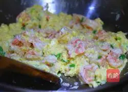 Illustration of how to make smooth egg and shrimp 10