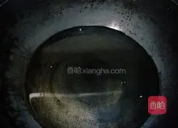 Illustration of how to make purple rice and red date dumplings 2