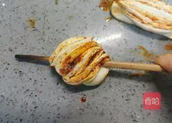 Illustration of how to make spicy flower rolls 17