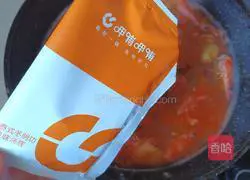 Thai Tom Yum Vermicelli Soup Recipe Illustration 4