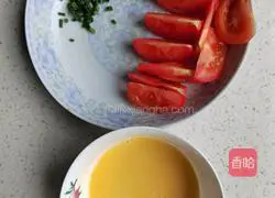 Illustration of how to make tomato and egg drop soup 1