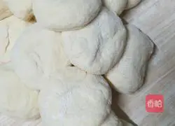 Illustration of how to make mushroom meat buns 4