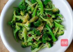 Illustration of how to make cold broccoli 11