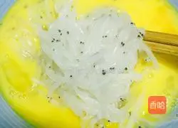 Illustration of how to make whitebait egg custard 4