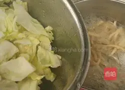 Illustration of how to make simple vegetarian soup 10