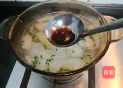 Illustration of how to make fresh clam and winter melon soup 16