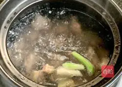 Winter Bamboo Shoots and Old Duck Soup Illustration 7