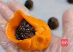 Illustration of how to make persimmon mooncakes 4