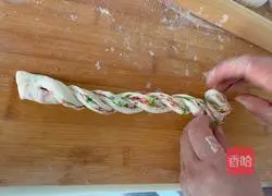 Illustration of how to make colorful flower rolls 8