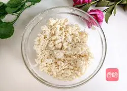 Illustration of how to make mushroom soup with tomato sauce 5