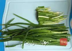 Illustration of how to make leek noodles 2