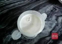 Illustration of how to make banana milk 3