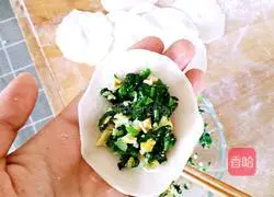Illustration of how to make spinach and egg dumplings 17