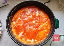 Illustration of how to make tomato, seafood and mushroom soup 9