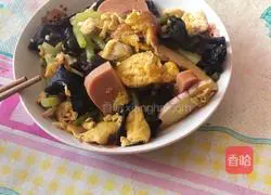 Illustration of how to make fried fungus with garlic sprouts, eggs and eggs 6