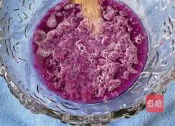 Illustration of how to make purple sweet potato flowers 1