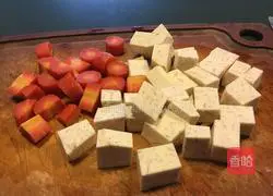 Illustration of how to make braised pork ribs with glutinous rice and taro 5