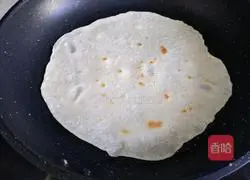 Illustration of how to make vegetable burritos 6