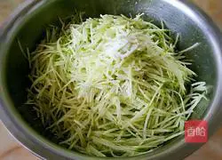 Illustration of how to make fried radish balls 2