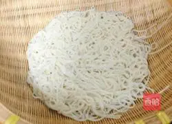 New Vegetarian-Illustration of Curry Mushroom Noodles 2