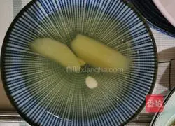 Apple South Apricot North Illustration of how to make apricot lean meat soup 5