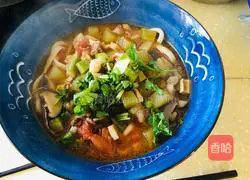 Illustration of how to make mushroom and mutton noodles 13