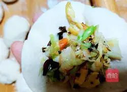 Illustration of how to make soft little pies 11