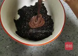 Illustration of how to make purple rice meal bags 4