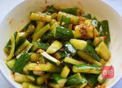 Illustration of how to make pickled cucumbers 8