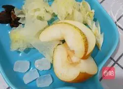 Illustration of how to make rock sugar, white fungus and snow pear 1