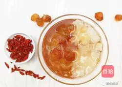 Illustration of how to make entry-level dessert peach gum stewed with white fungus 4