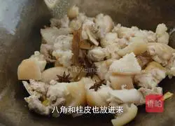 Lazy man's version of spicy pig's trotters is simple and soft and delicious.Illustration 6