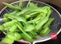 Illustration of how to make fried beef with bitter melon 6