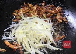 Potato shredded pork noodles-magic flour recipe 10