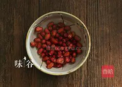 Illustration of how to cook pig's trotters with fermented bean curd 2