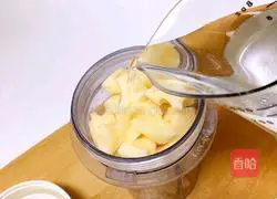 Illustration of how to make red date and lotus root soup 3