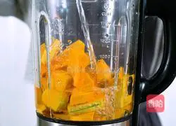 Illustration of how to make golden soup fish maw chicken 6