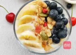 Illustration of how to make beautiful yogurt oatmeal cup 5