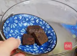 Illustration of how to cook brown sugar, wine and eggs 4