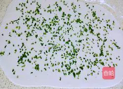 Illustration of how to make green onion rolls 14