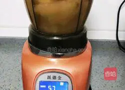 Illustration of how to make raw watermelon rind drink 6