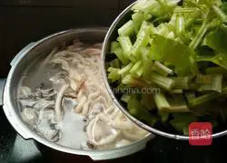Illustration of how to make sliced celery and oyster meat 8