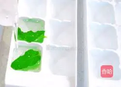 Illustration of how to make mint lemon green juice ice drink 3