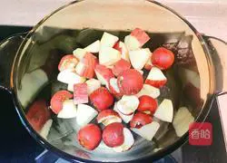  Illustration of how to make hawthorn stewed apples 6