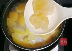 Illustration of how to make pineapple apple syrup 6