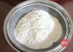 Illustration of how to make black sesame biscuits 1