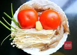 Illustration of how to make shrimp and mushroom soup with tomato sauce 3